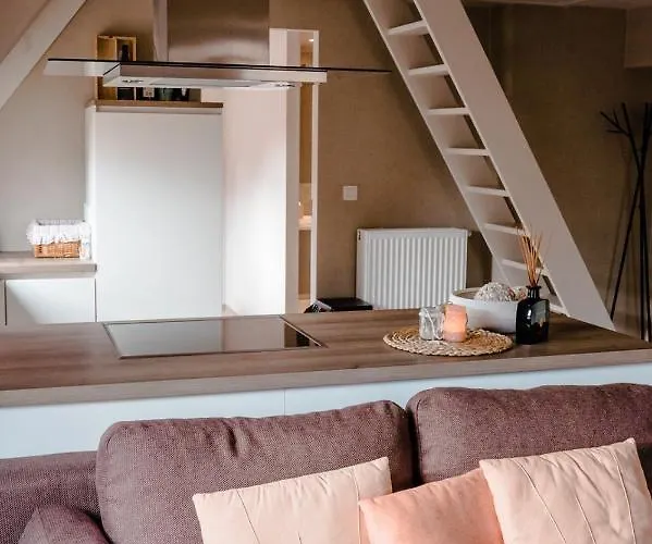 Jeanne Oda ve Kahvaltı 3*